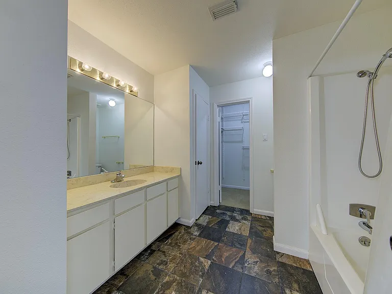 1914 Augusta Dr #25 — Photo 21