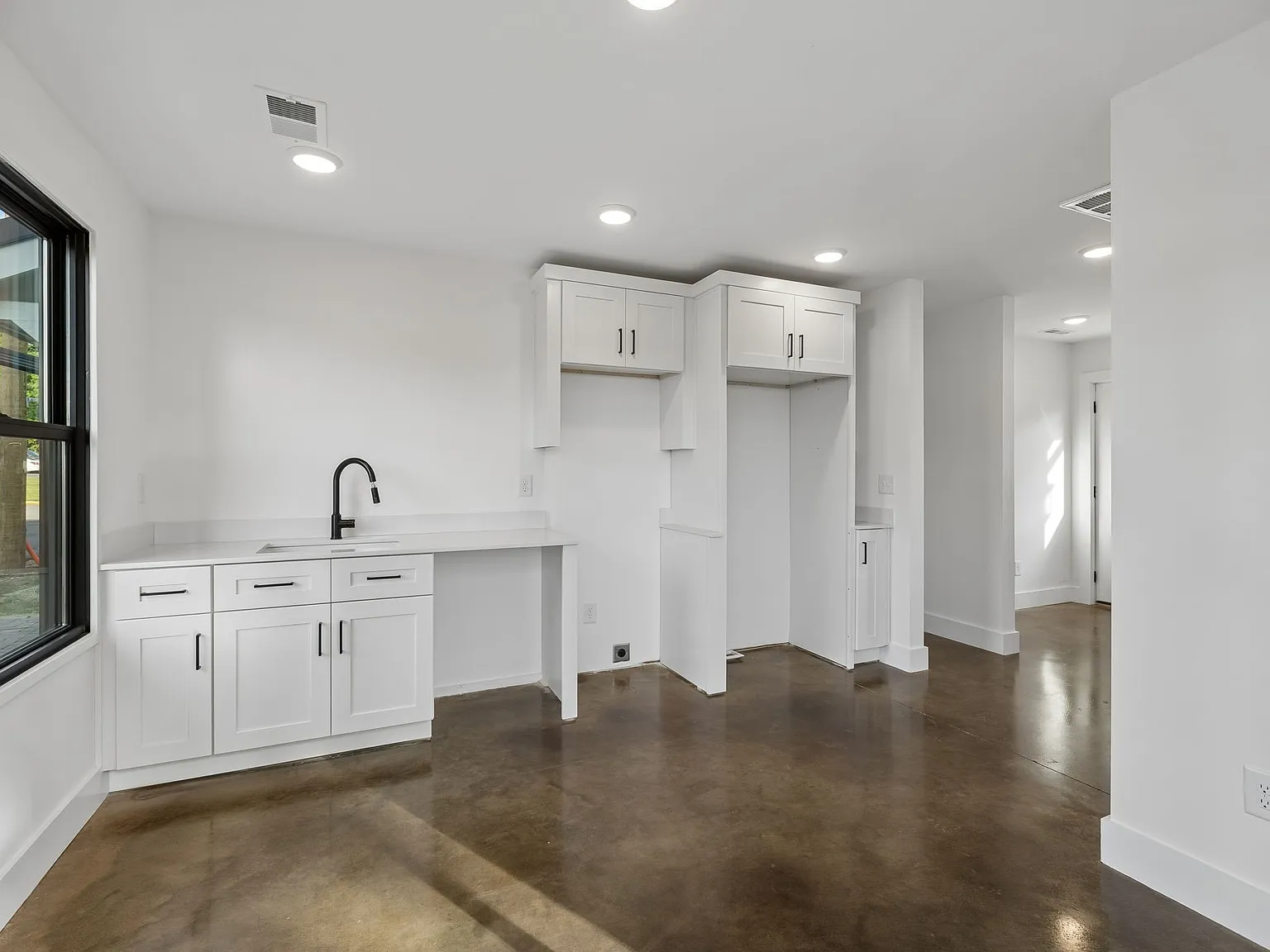 1 bed, 1.5 bath, 658 sqft, $1,699 — Photo 4