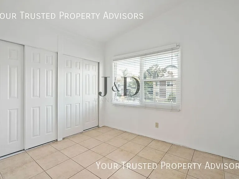 47TH824 — Photo 8