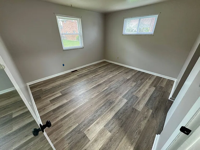 4944-4958 Arbor Village Drive — Photo 17