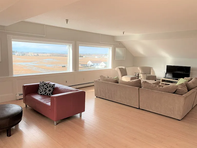 85 Brown Ave #11 — Photo 2