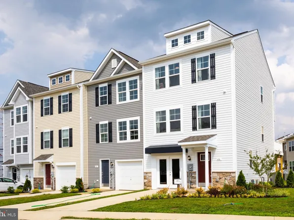 53 Spool Rd, Inwood, WV 25428