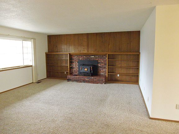 Living Room with Built-ins