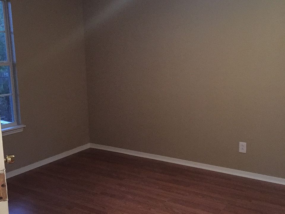 2nd image of 4414 Mercury Dr