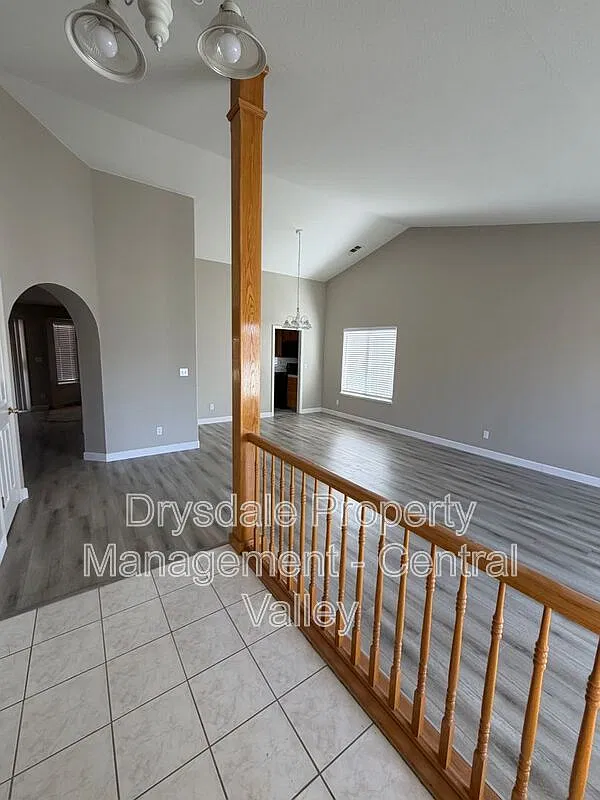 3 bed, 2.0 bath, 1848 sqft, $2,550 — Photo 4