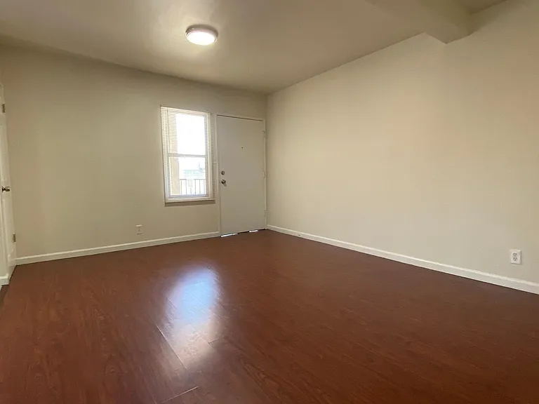 1475 Venice Blvd. — Photo 2