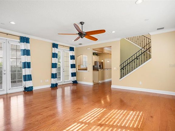 3rd image of 821 Ellwood Ave