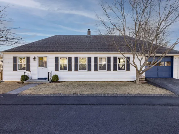 10 Halstead Street, Kittery, ME 03904