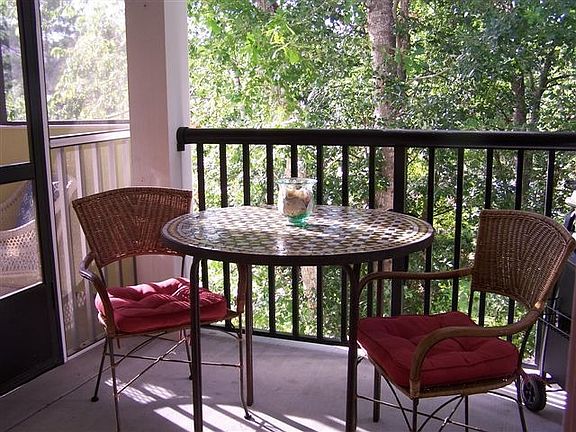 Patio - Wooded View!