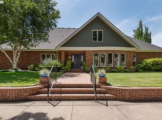 2110 Carriage Dr, Eugene, OR 97408