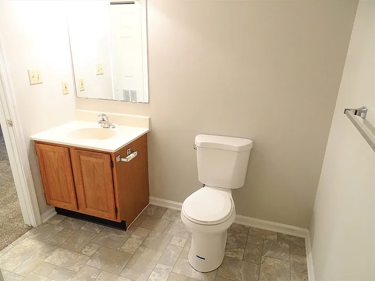 128 Hilldale Dr #Q — Photo 7