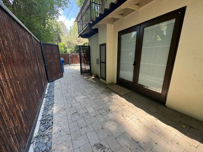 (Undisclosed Address), Studio City, CA, 91604