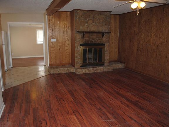 5th image of 1201 Meadowview Dr