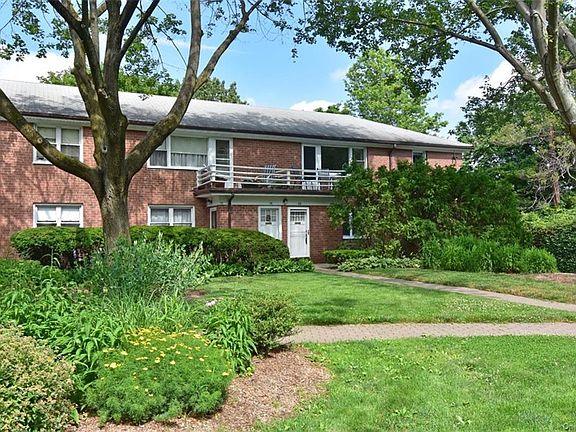 2nd image of 108 S Buckhout St #108