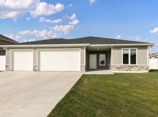 5631 67th St S, Fargo, ND 58104