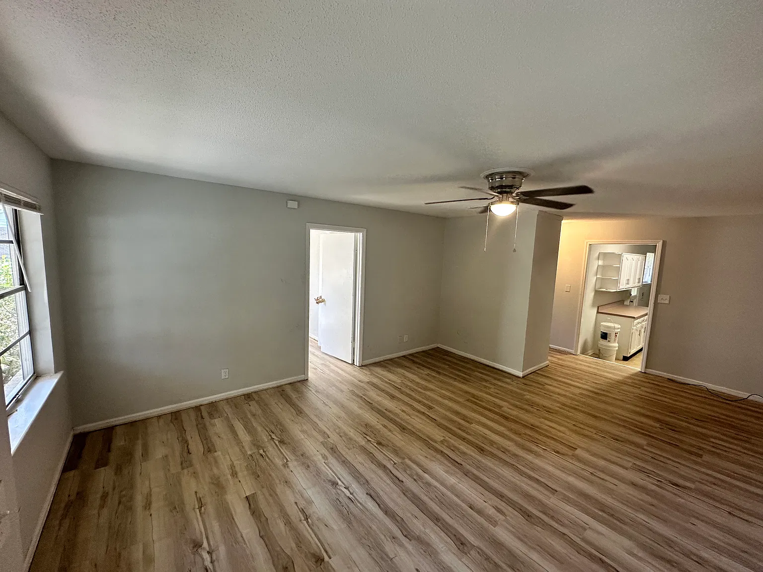 3 bed, 1.5 bath, 2166 sqft, $1,650 — Photo 4
