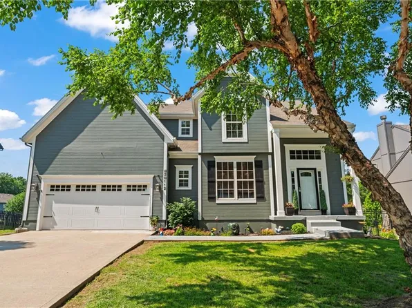 20112 W 220th St, Spring Hill, KS 66083