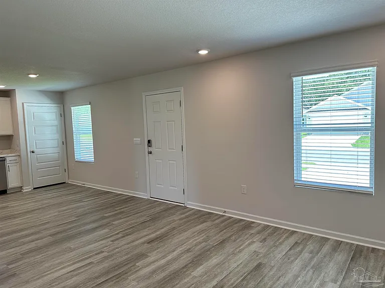 6497 Firefly Dr — Photo 5