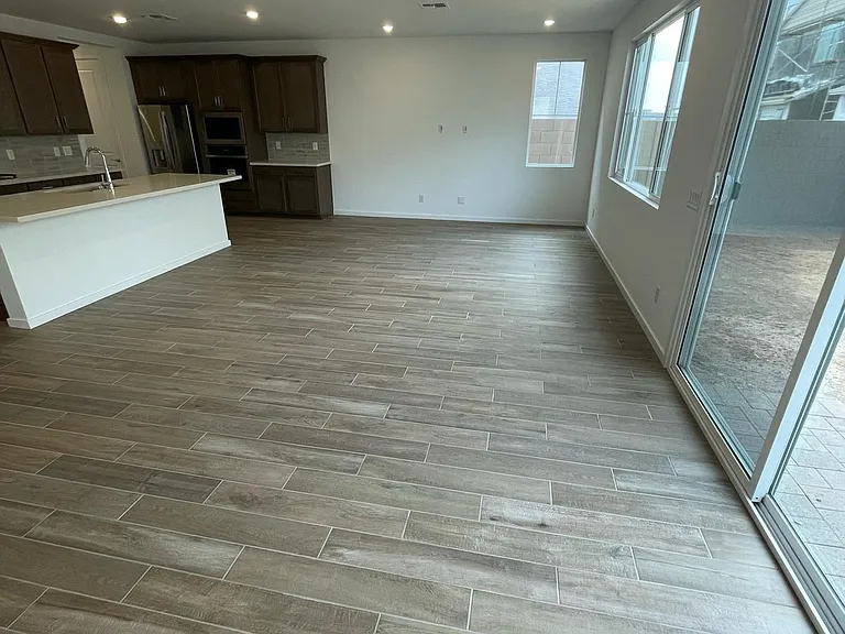 2449 W Rowel Rd — Photo 8