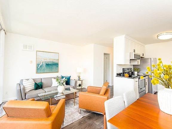 3rd image of 1614 Hudson St APT 310