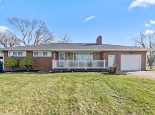 554 Neoka Dr, Campbell, OH