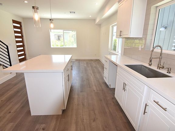 5th image of 7157 S La Cienega Blvd #1/2