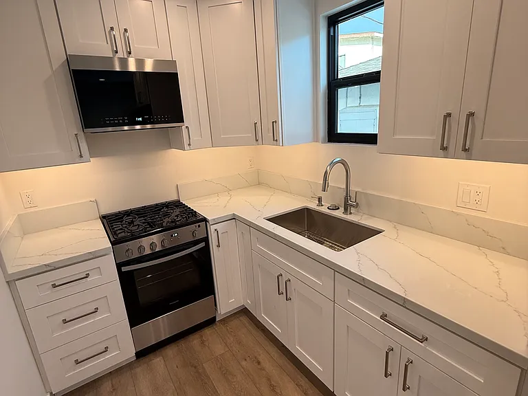 227 Avenida Serra #C — Photo 4