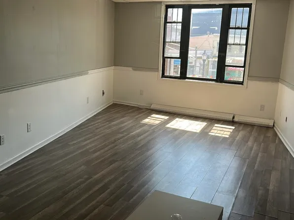 488-492 Communipaw Avenue image 1 of 6