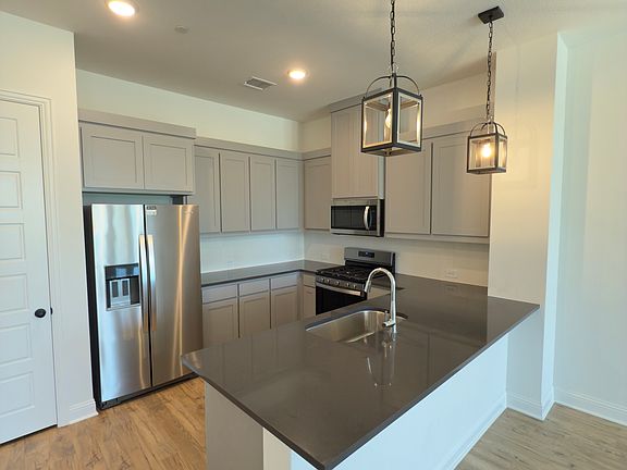5th image of 837 Lennox Dr