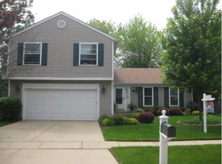 53 Woodridge Ln, Buffalo Grove, IL
