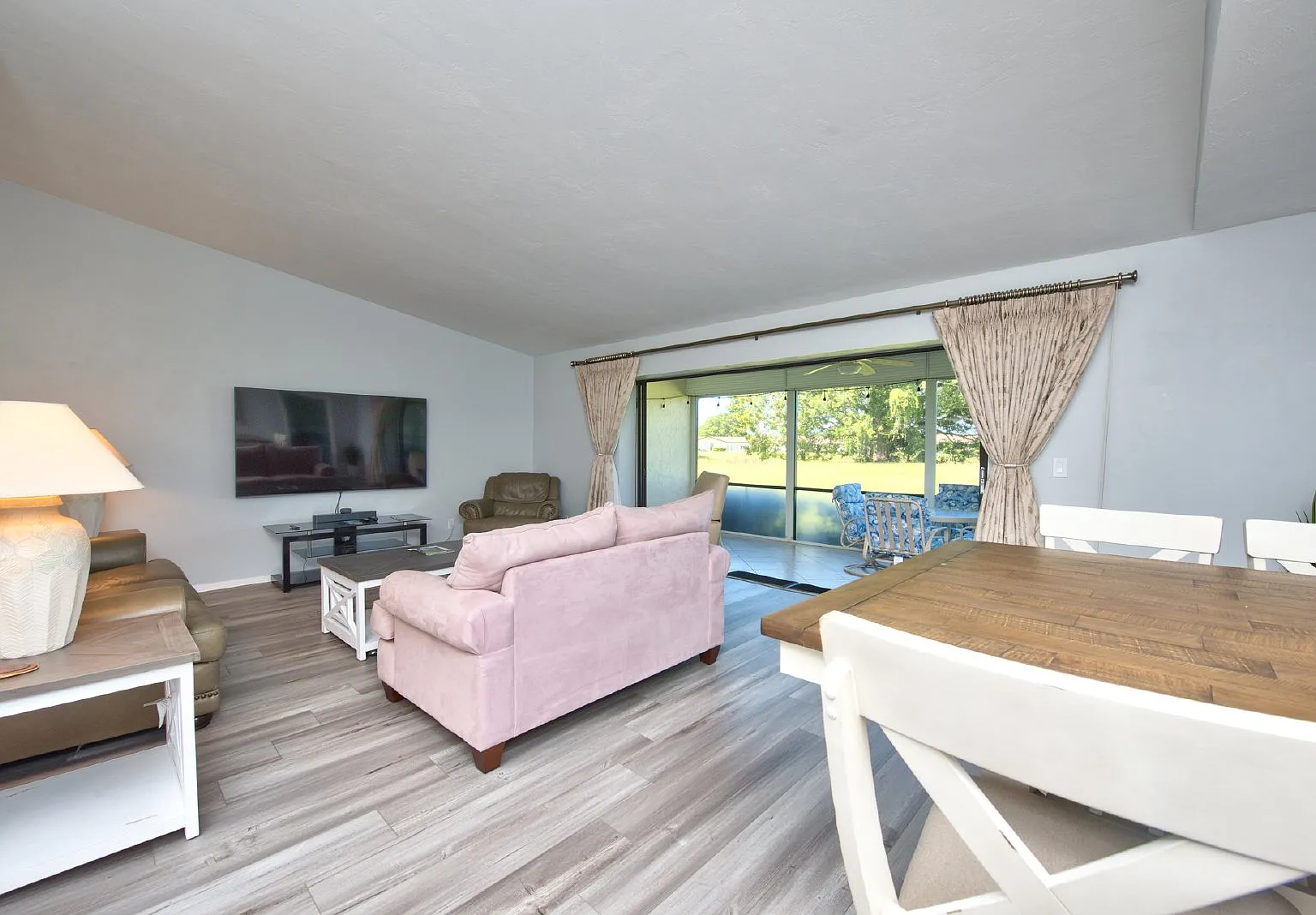 2 bed, 2.0 bath, 1222 sqft, $2,500 — Photo 1