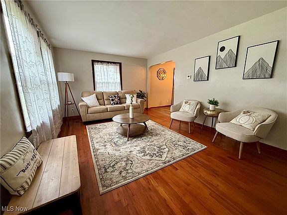 4th image of 218 Mansell Dr