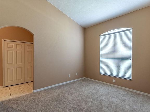 5th image of 2702 Sunbury St