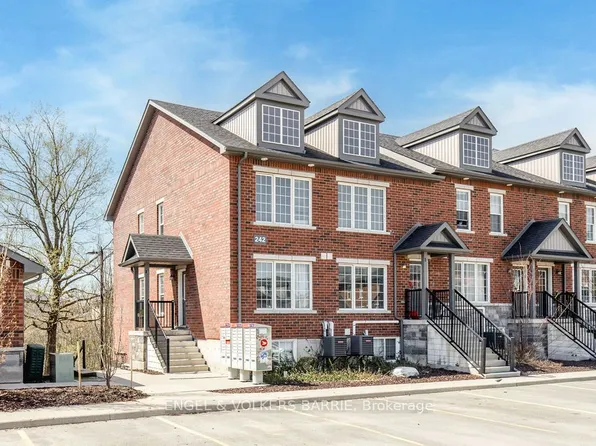 242 Penetanguishene Rd #16, Barrie, ON L4M 7C2