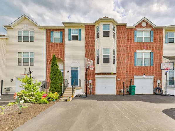 5360 Spring Ridge Dr E, Macungie, PA 18062