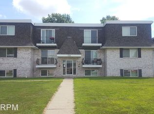 747 Russell Rd APT 29, Waterloo, IA 50701