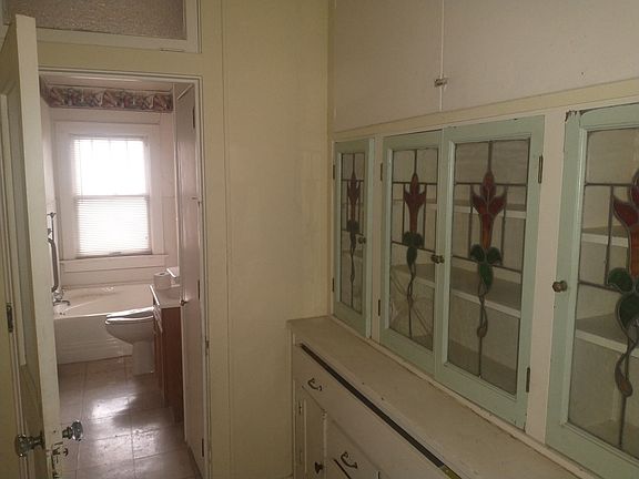 5th image of 215 N Union St