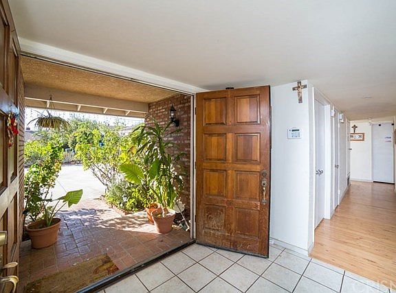 3rd image of 13766 De Foe Ave