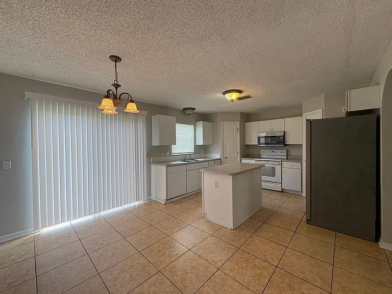 121 Carmel Bay Dr — Photo 3