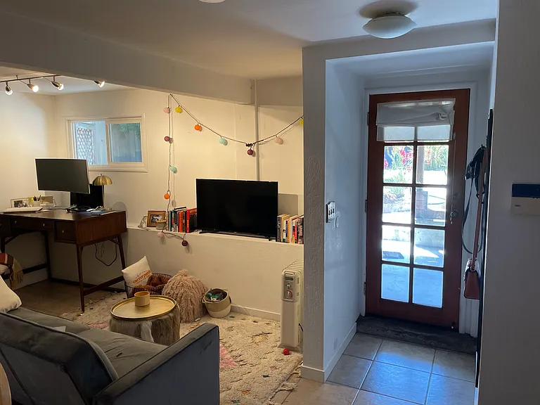2112 Curtis St — Photo 10