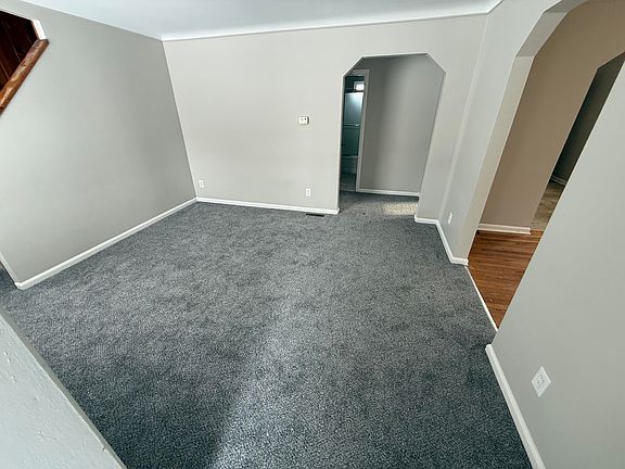 4th image of 24360 Flower Ave