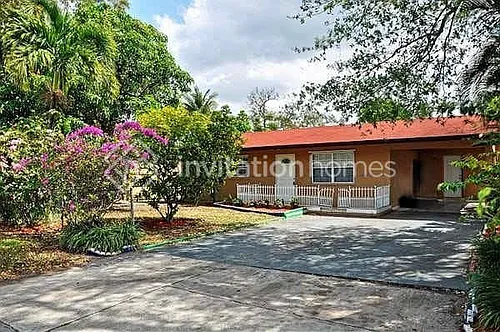 1380 SW 26th Ter Photo 1