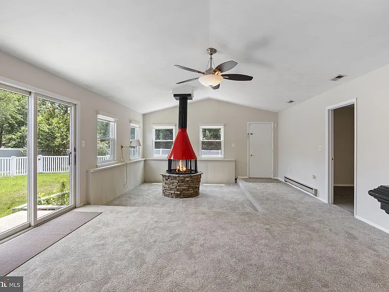 8005 Woodholme Cir — Photo 21