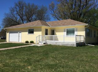 628 2nd St, Hampton, NE 68843