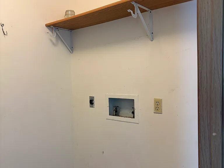1006 E Griggs St #D — Photo 2
