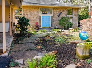 2420 Silver Fox Ln, Reston, VA 20191