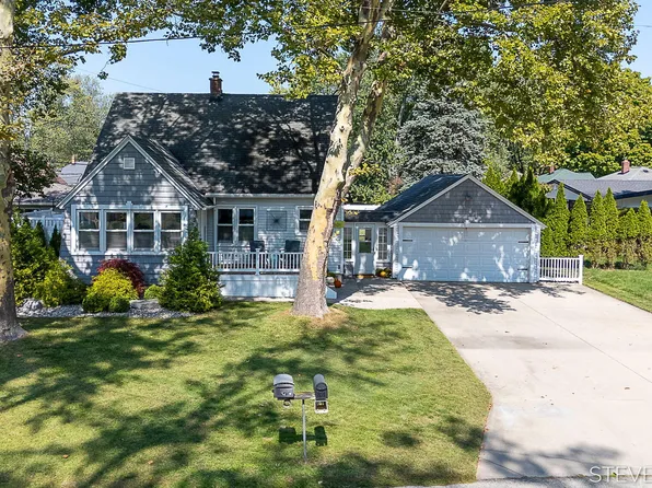 891 Harvard Dr, Holland, MI 49423