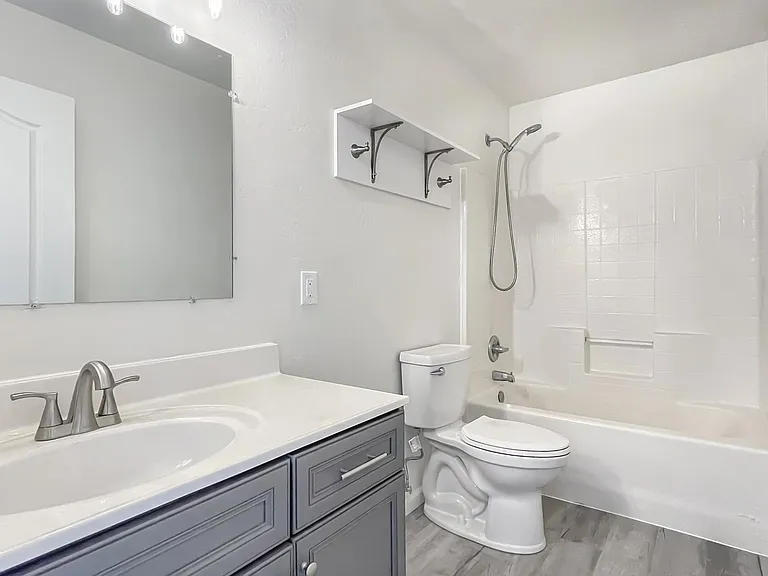 701 Campbell St #C — Photo 15