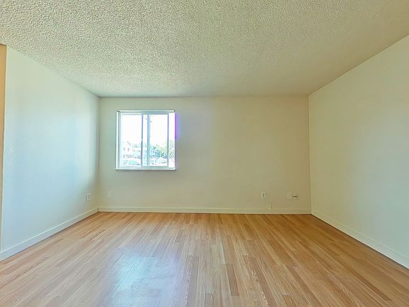 2nd image of 1478-1480 NW 20th Pl