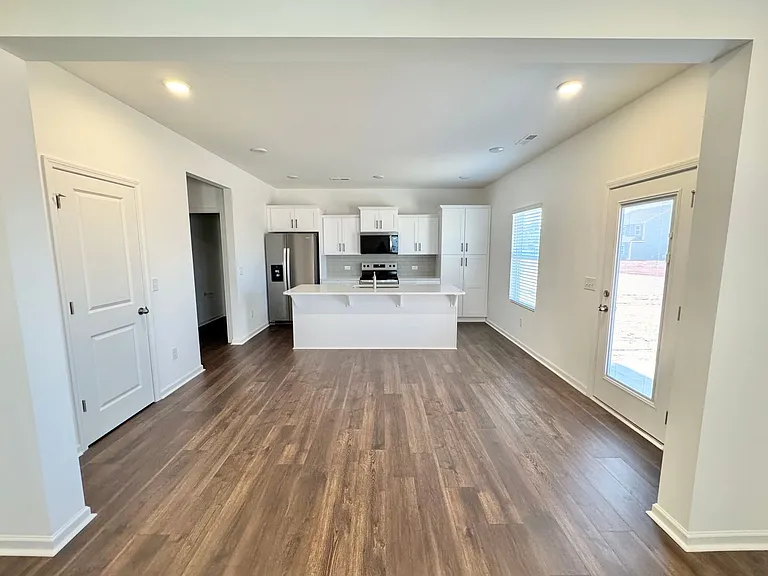 108 Cougar Ln — Photo 6